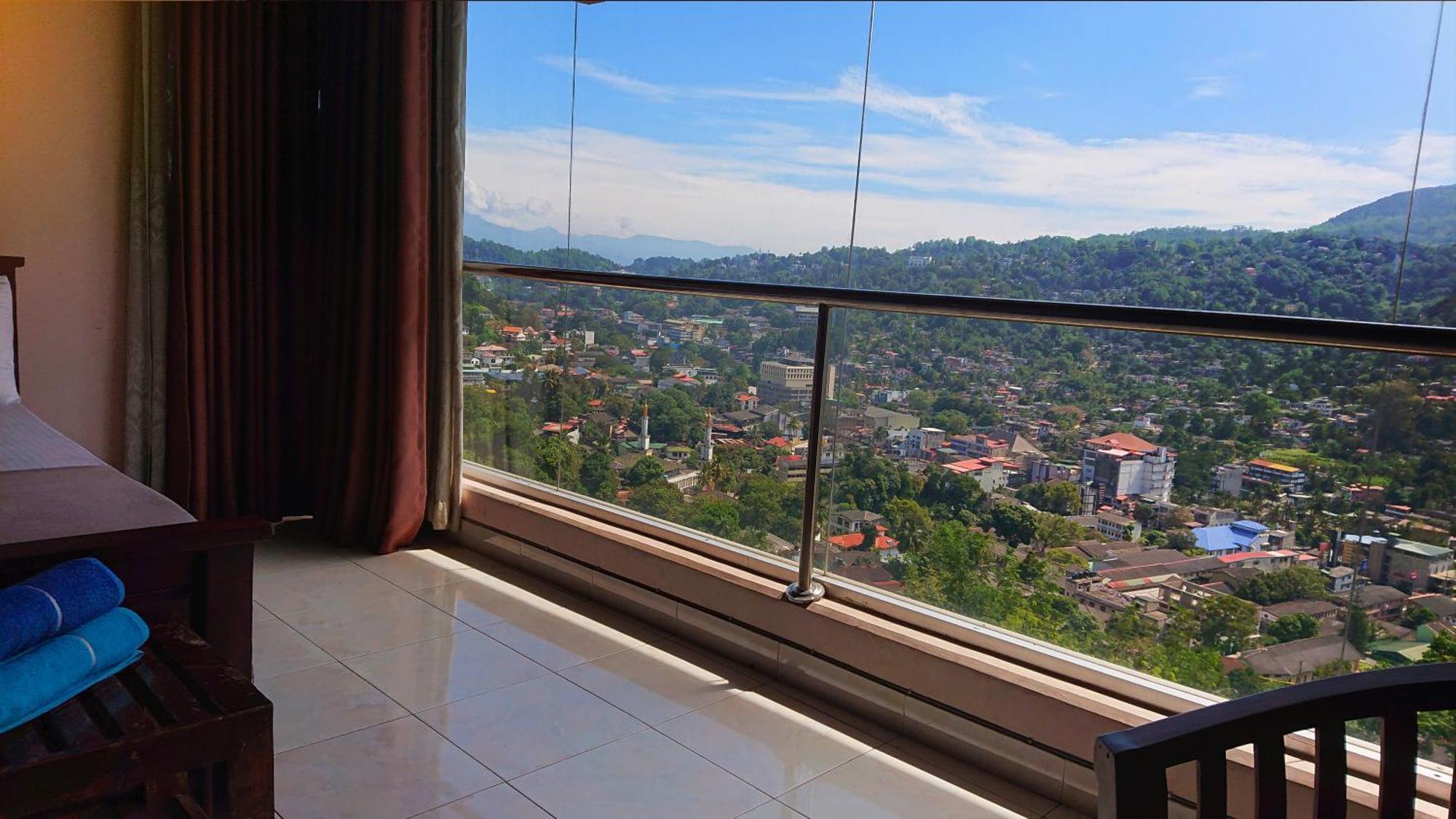 Sky Valley Hotel Kandy Exterior photo